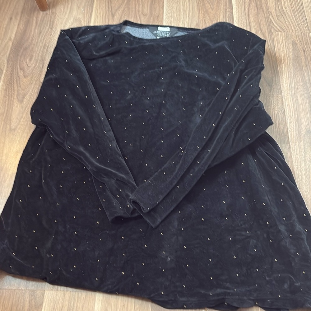 Tapestry Designs long sleeved top with little gold dots size 18/20